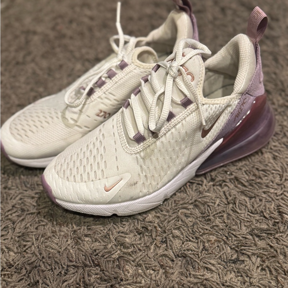 Nike 270